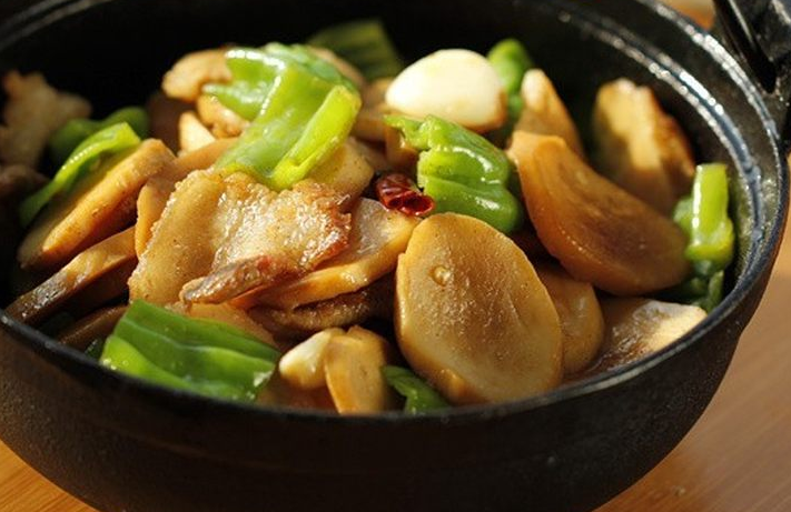 比肉好吃的素菜，干鍋杏鮑菇，健康美味的家常素菜菜譜