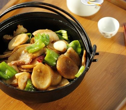 比肉好吃的素菜，干鍋杏鮑菇，健康美味的家常素菜菜譜