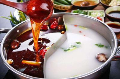 成都學(xué)火鍋技術(shù)培訓(xùn)多少錢？傳授麻辣鍋底調(diào)制技術(shù)