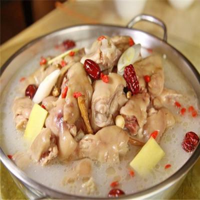 成都養(yǎng)生湯鍋技能操練校園哪里好？湯鍋底料的辨認(rèn)和配方