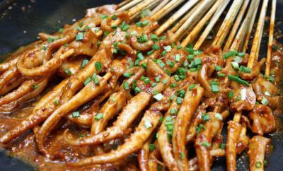 四川鐵板魷魚技術(shù)培訓(xùn)班需要多少錢？培訓(xùn)操作方法與技巧