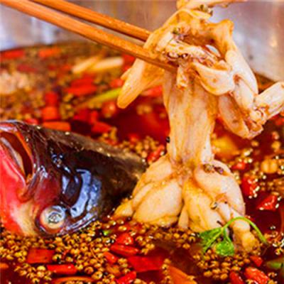 四川美蛙火鍋技能訓練哪家好？師傅手把手教炒底料