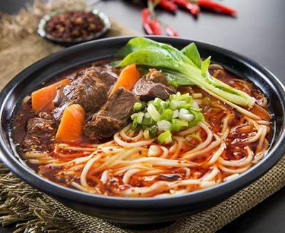 重慶小面技術(shù)培訓(xùn)學(xué)費(fèi)需要多少錢(qián)？