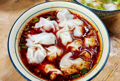 學習正宗抄手餡技術培訓哪里好？龍抄手培訓