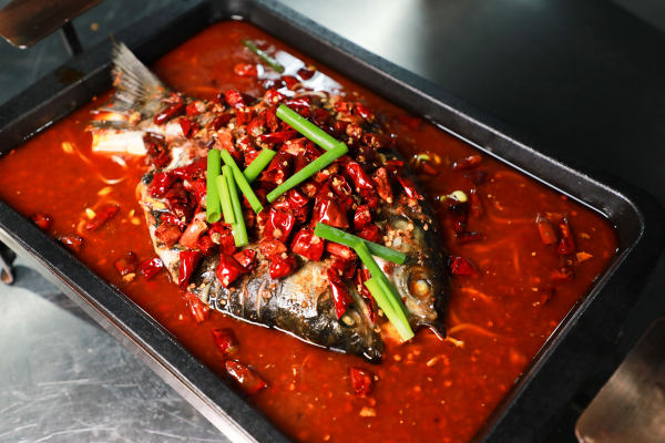 成都學(xué)燒烤烤魚哪里有培訓(xùn)班？成都烤魚培訓(xùn)多少錢？