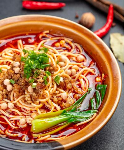 學(xué)習(xí)面食技術(shù)培訓(xùn)費(fèi)用受多種因素影響，蜀味緣課程多樣收費(fèi)分層